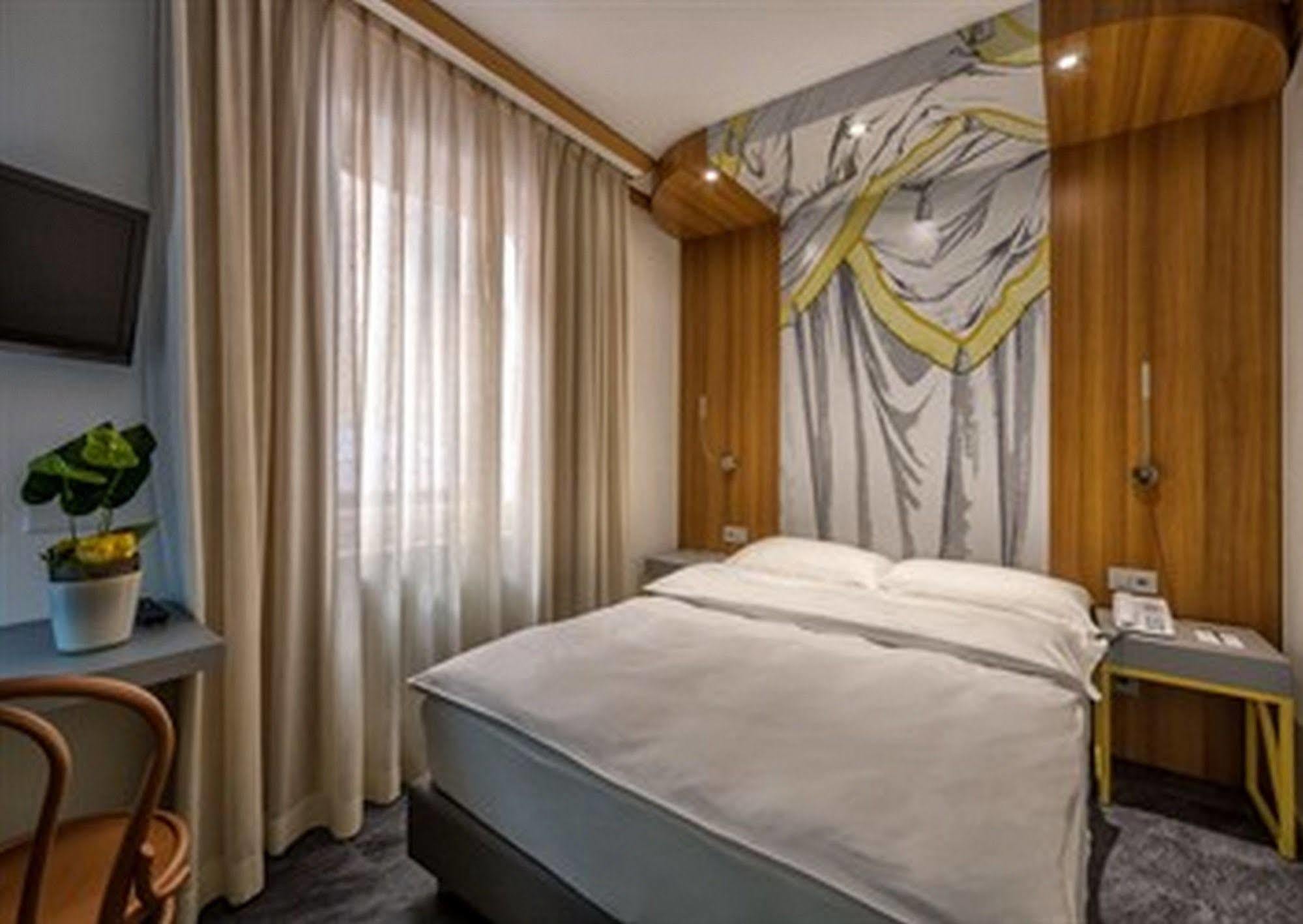 Albergo Carcani By Ketty & Tommy Ascona Exterior photo