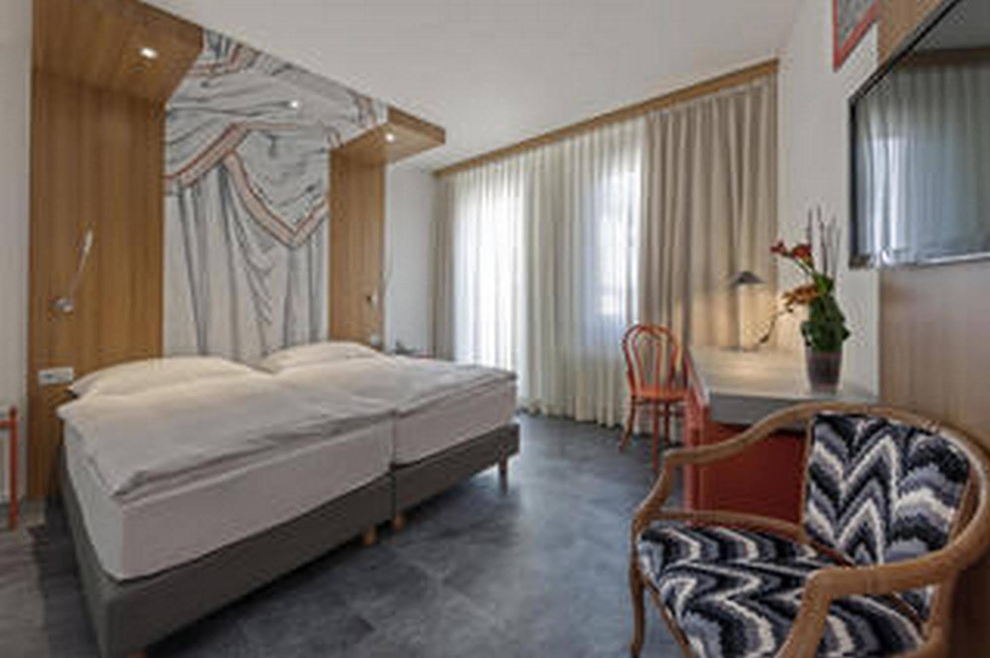 Albergo Carcani By Ketty & Tommy Ascona Exterior photo